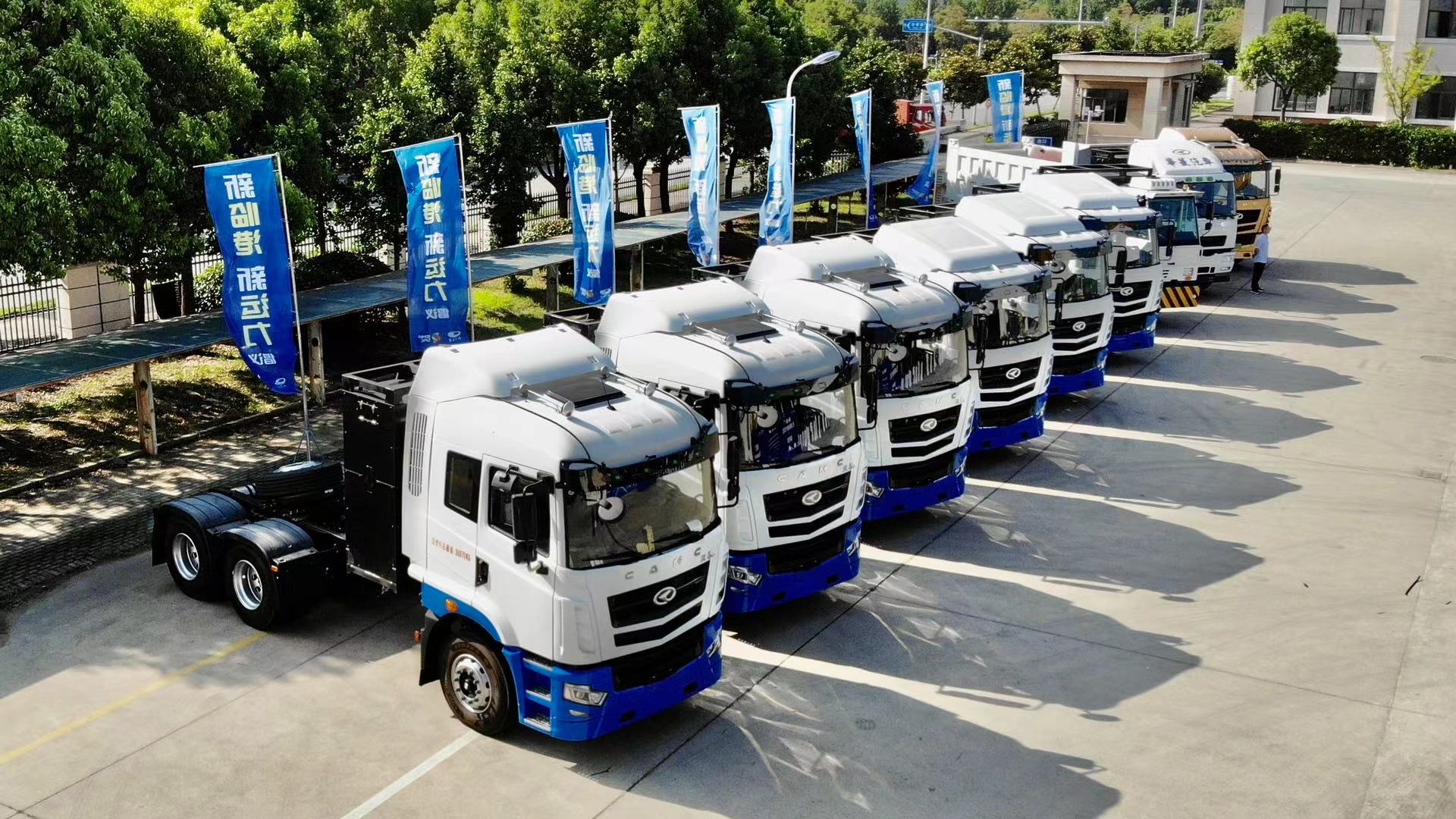 上海集裝箱拖車:物流運輸的重要工具 上海集裝箱拖車:物流運輸的重要工具